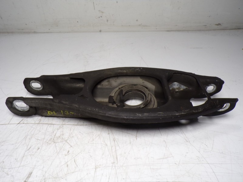 Recambio de brazo suspension inferior trasero derecho para bmw x1 (e84) sdrive 20d referencia OEM IAM 33326772899  