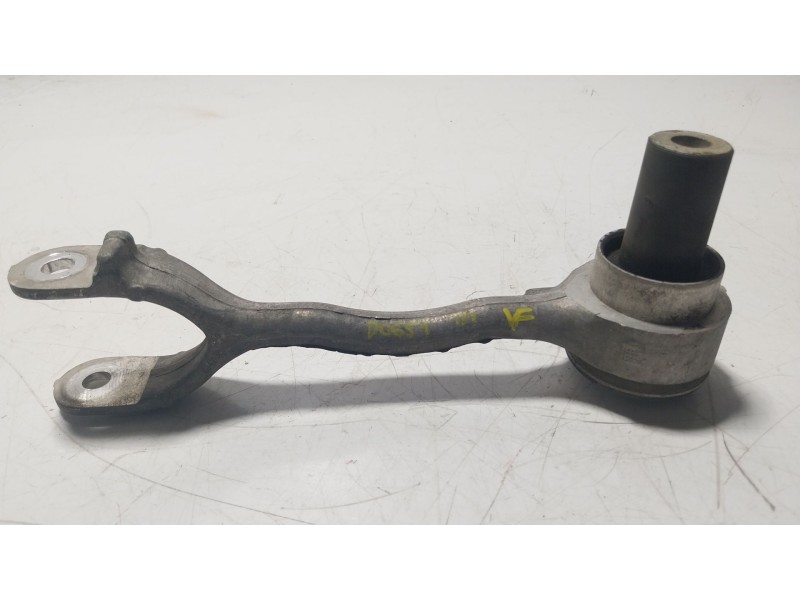 Recambio de brazo suspension inferior trasero izquierdo para jaguar xe (x760) 2.0 d referencia OEM IAM T2H2185  