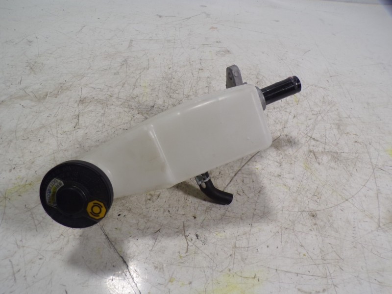 Recambio de bomba freno para toyota hilux (3b/3c/3d) doble cabina referencia OEM IAM 314700K100  