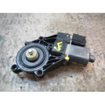 MOTOR ELEVALUNAS DELANTERO DERECHO 1543207 8A6114553A 0130822407