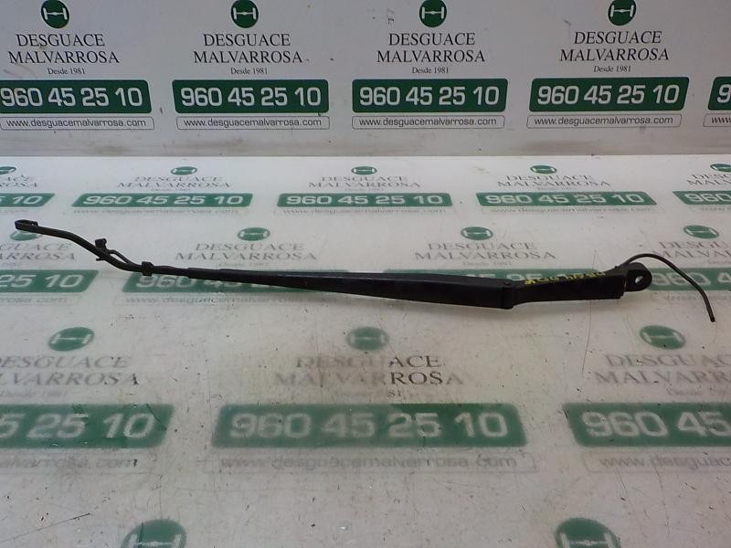 Recambio de brazo limpia delantero derecho para ssangyong rodius 2.7 turbodiesel cat referencia OEM IAM   