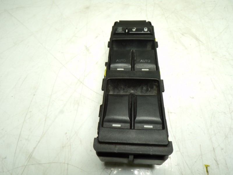 Recambio de mando elevalunas delantero izquierdo para chrysler sebring berlina 2.0 crd cat referencia OEM IAM  04602781AA 