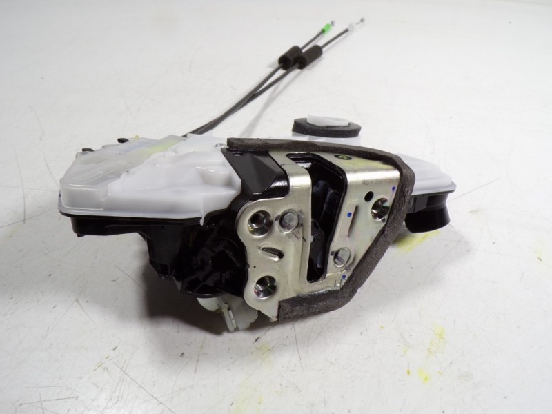 Recambio de cerradura puerta delantera derecha para toyota hilux (3b/3c/3d) doble cabina referencia OEM IAM 6903002600  