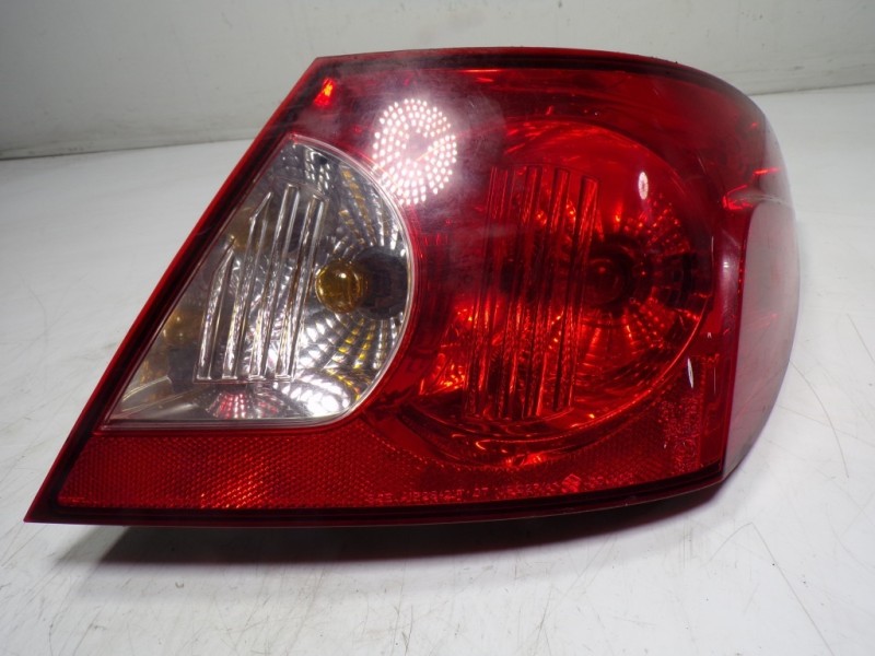 Recambio de piloto trasero derecho para chrysler sebring berlina 2.0 crd cat referencia OEM IAM  05303986AD 