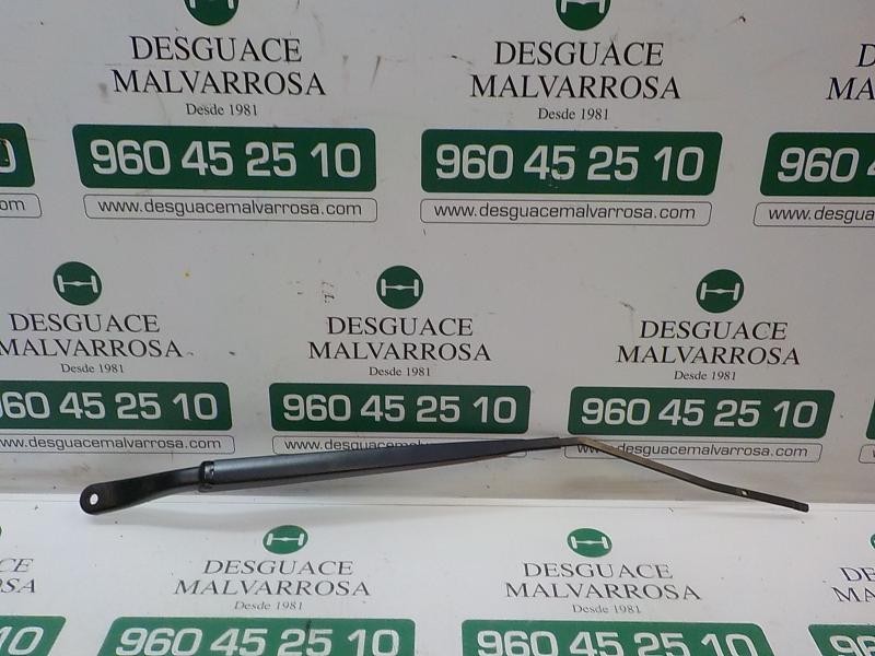 Recambio de brazo limpia delantero derecho para renault megane iii berlina 5 p life referencia OEM IAM   