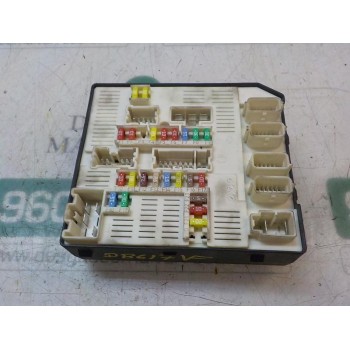 CAJA RELES / FUSIBLES 