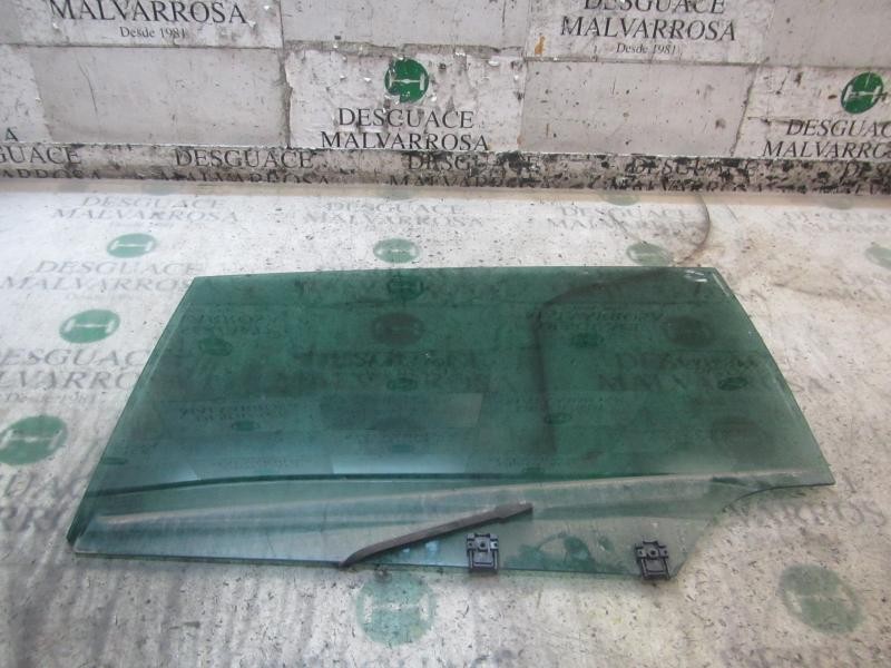 Recambio de cristal puerta trasero izquierdo para peugeot 5008 premium referencia OEM IAM 9203KC  