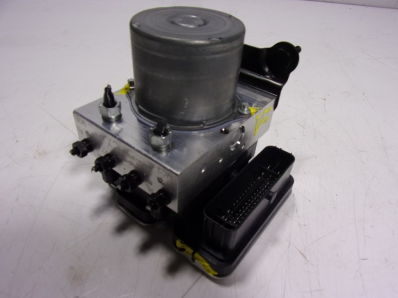 Recambio de abs para toyota yaris 1.5 vvti hev referencia OEM IAM  0265299212 