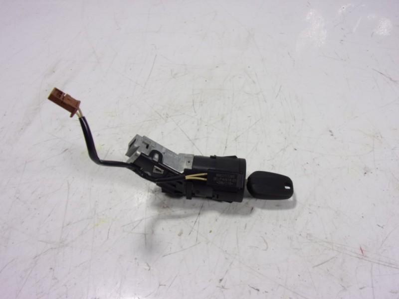 Recambio de antirrobo para toyota proace referencia OEM IAM  9663123380 