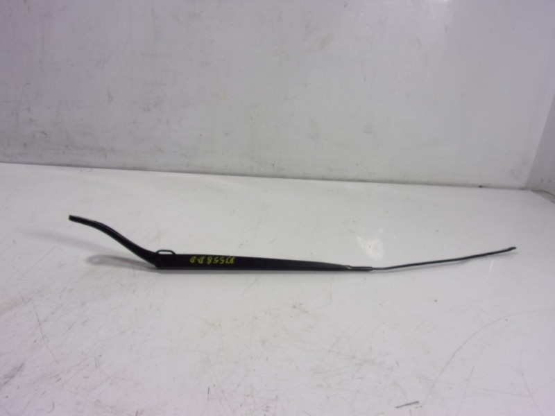 Recambio de brazo limpia delantero derecho para toyota proace referencia OEM IAM   