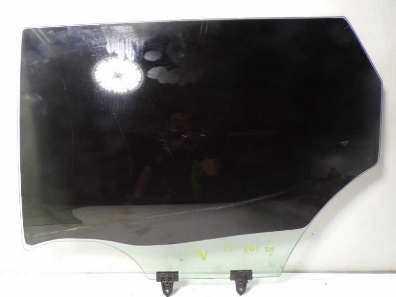 Recambio de cristal puerta trasero izquierdo para nissan qashqai (j11) acenta 4x4 referencia OEM IAM 82301HV00A  