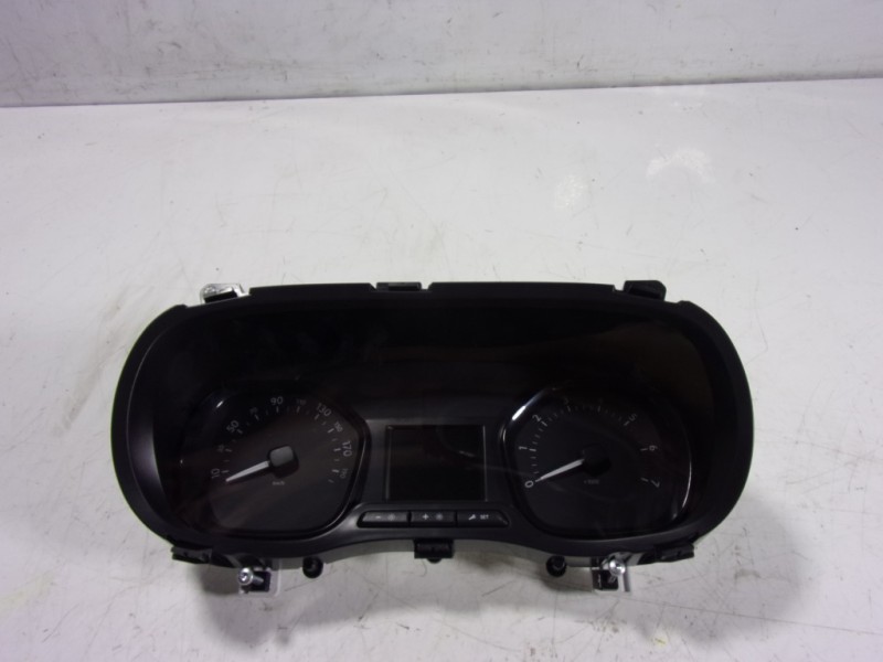 Recambio de cuadro instrumentos para toyota proace referencia OEM IAM  9837472880 