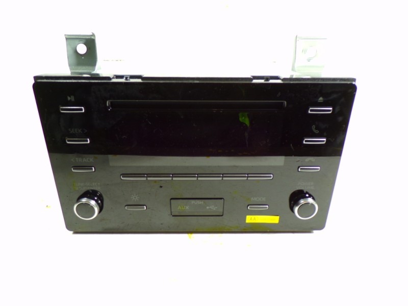 Recambio de sistema audio / radio cd para toyota hilux (3b/3c/3d) doble cabina referencia OEM IAM 861200KE90 861200KE90 BT100736