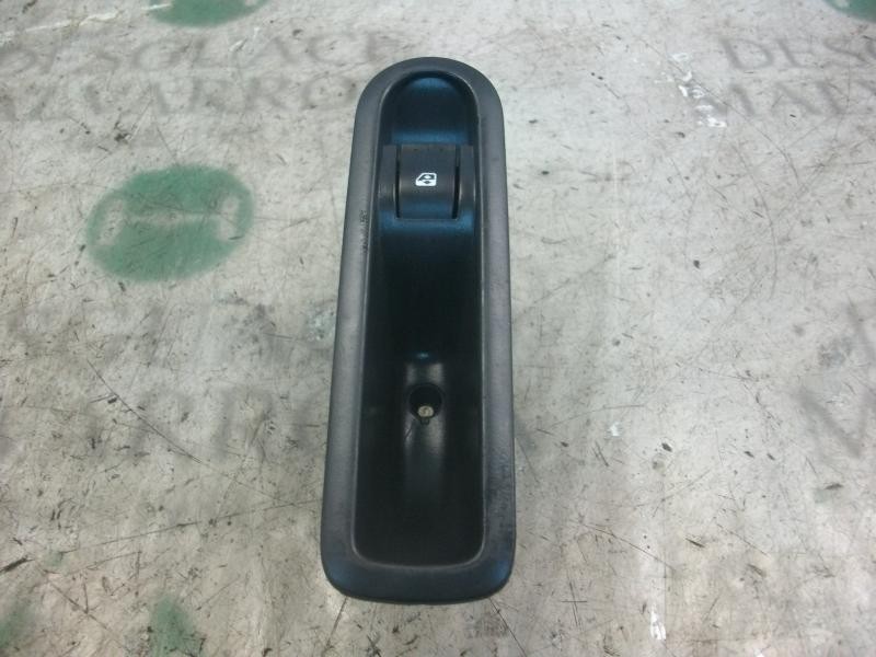 Recambio de mando elevalunas trasero izquierdo para renault scenic ii grand dynamique referencia OEM IAM   