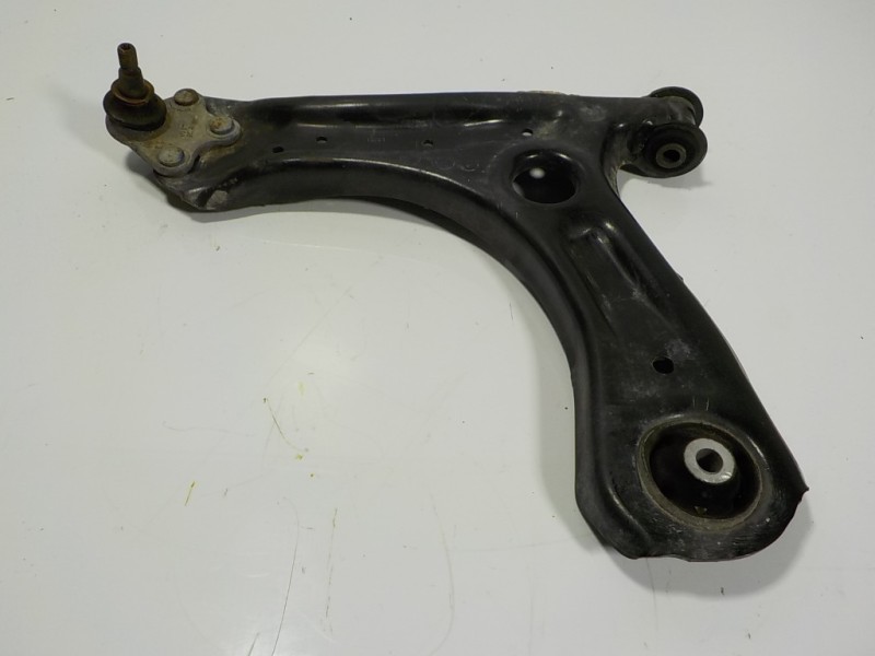 Recambio de brazo suspension inferior delantero izquierdo para skoda fabia combi 1.0 tsi referencia OEM IAM 6R0407151F 6R0407151