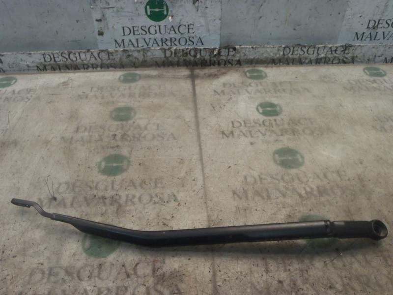 Recambio de brazo limpia delantero derecho para nissan primera berlina (p12) acenta referencia OEM IAM   