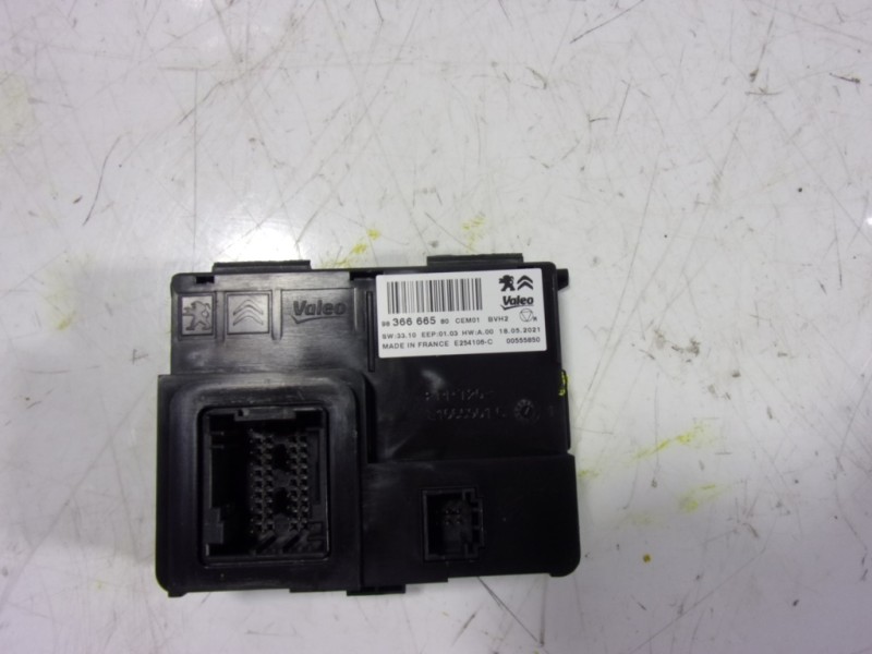 Recambio de modulo electronico para toyota proace referencia OEM IAM  9836666580 