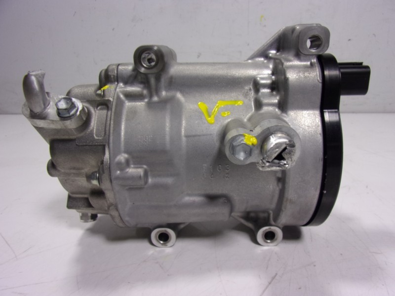Recambio de compresor aire acondicionado para toyota yaris 1.5 vvti hev referencia OEM IAM 88370K0010 0424000741 