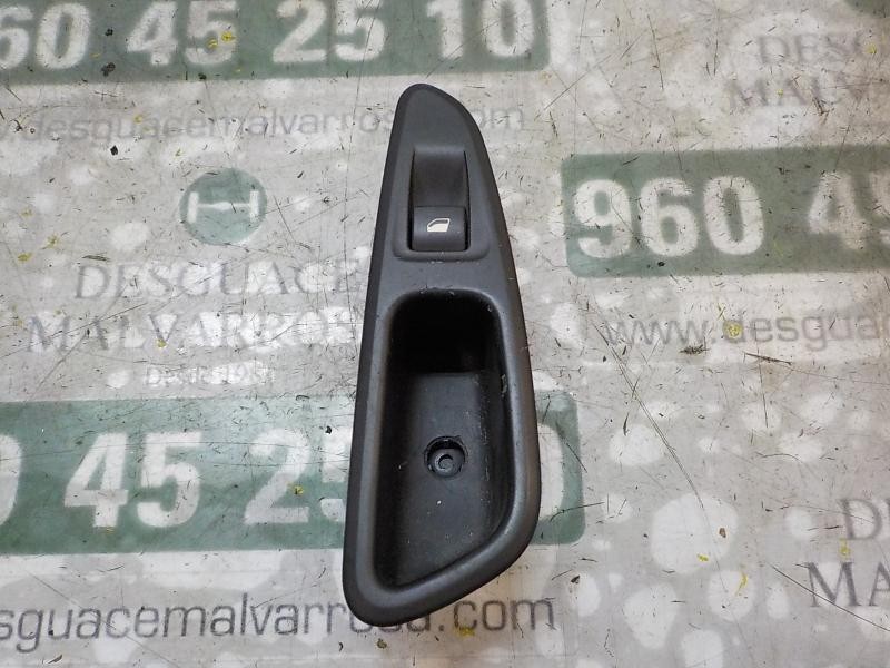 Recambio de mando elevalunas trasero izquierdo para peugeot 308 1.6 16v hdi referencia OEM IAM 649031  