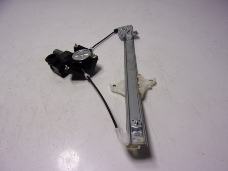 Recambio de elevalunas delantero derecho para toyota yaris 1.5 vvti hev referencia OEM IAM 69810K0010 0620206061 