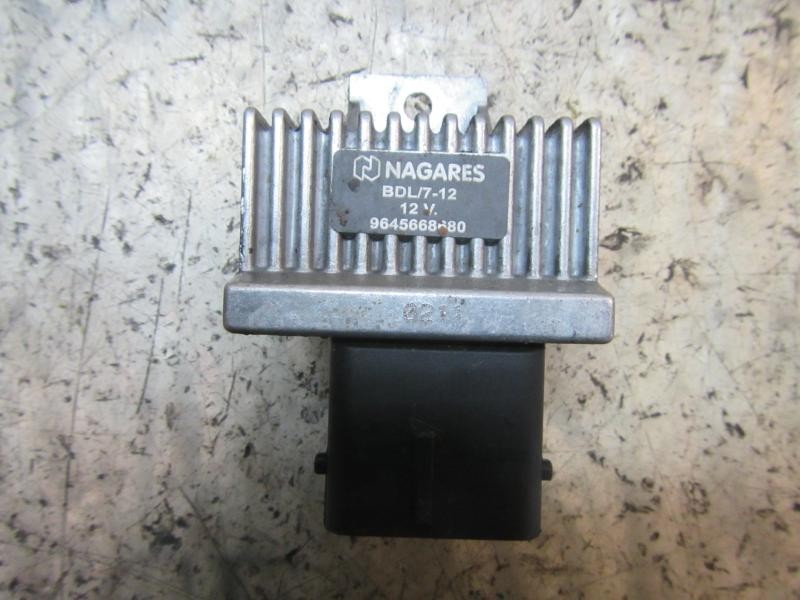 Recambio de caja precalentamiento para peugeot bipper 1.4 hdi referencia OEM IAM   