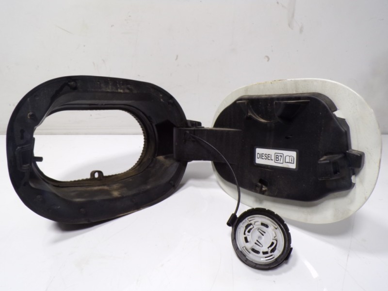 Recambio de tapa combustible para nissan qashqai (j11) acenta 4x4 referencia OEM IAM 78832HV80H 78120HV80A 