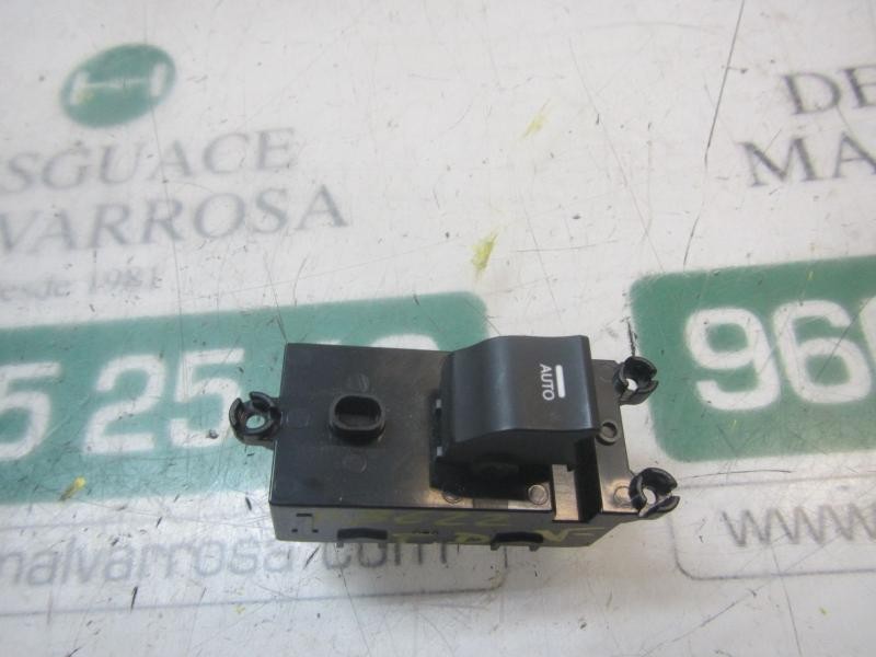 Recambio de mando elevalunas trasero derecho para hyundai i40 1.7 crdi cat referencia OEM IAM 935803Z0504X 935803Z0504X 39R52510