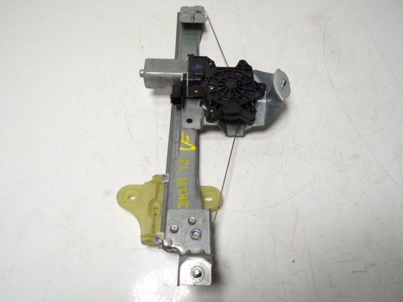 Recambio de elevalunas trasero izquierdo para renault captur 1.2 tce energy referencia OEM IAM 827012973R 12800147201D 190310600