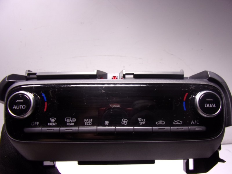 Recambio de mando climatizador para toyota yaris 1.5 vvti hev referencia OEM IAM 559000DN00 559000DN00 
