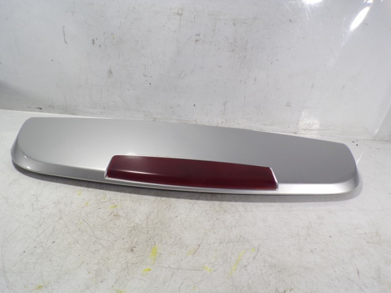 Recambio de aleron trasero para land rover range rover sport v6 td hse referencia OEM IAM DFD500110LML  