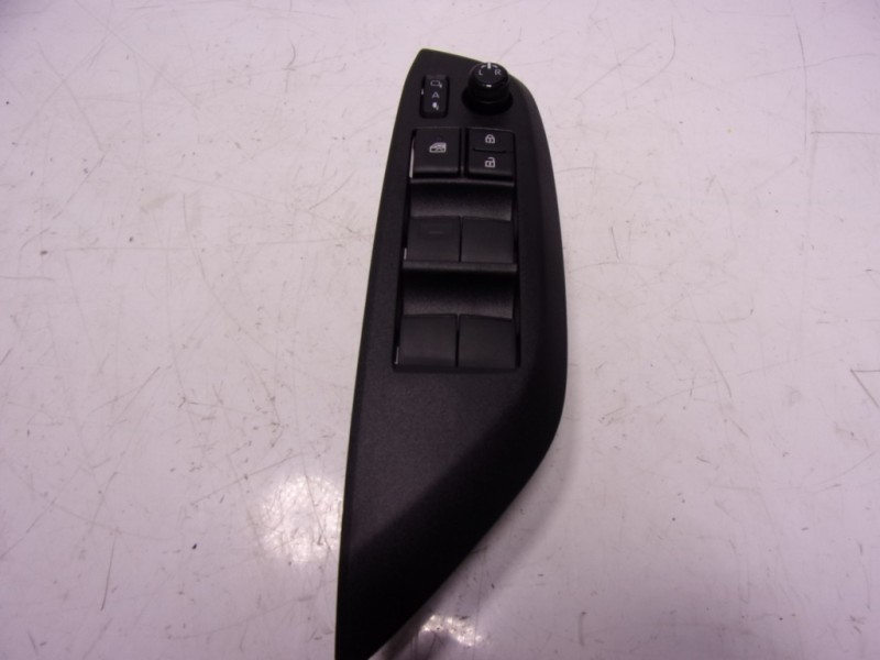 Recambio de mando elevalunas delantero izquierdo para toyota yaris 1.5 vvti hev referencia OEM IAM 840400D020 840400D020 