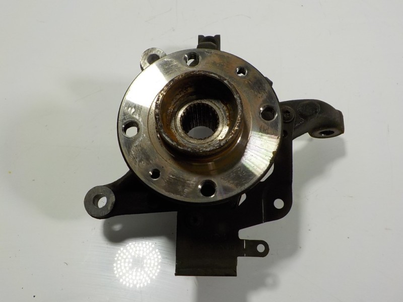 Recambio de mangueta delantera izquierda para renault captur 1.2 tce energy referencia OEM IAM 400159304R  