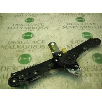 ELEVALUNAS TRASERO DERECHO 