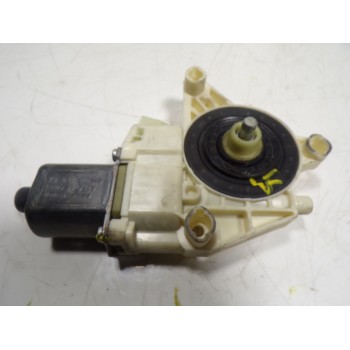 MOTOR ELEVALUNAS DELANTERO IZQUIERDO A2129066802 A2048200142 