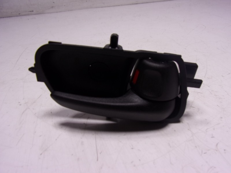 Recambio de maneta interior delantera derecha para toyota yaris 1.5 vvti hev referencia OEM IAM 69205K0050C1  