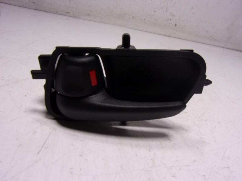 Recambio de maneta interior delantera izquierda para toyota yaris 1.5 vvti hev referencia OEM IAM 69206K0050C1  