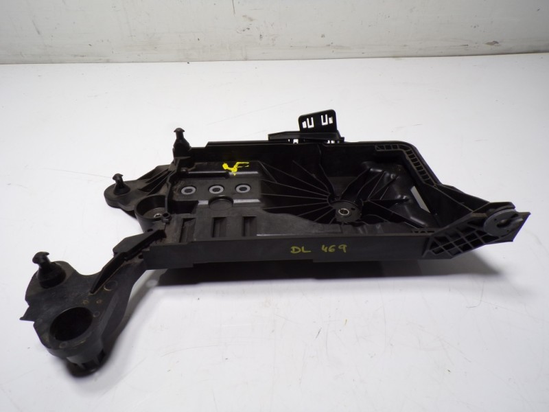 Recambio de moldura para seat leon sportstourer (kl8) 2.0 tdi referencia OEM IAM 5WA915331 5WA915331 
