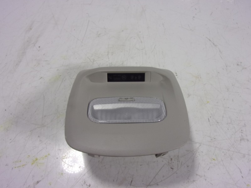 Recambio de piloto interior para toyota proace referencia OEM IAM   