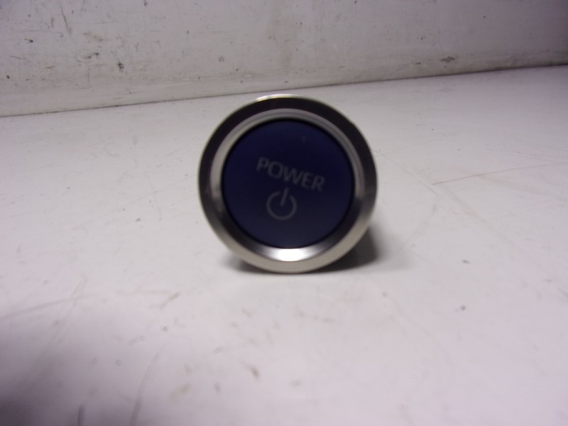 Recambio de modulo electronico para toyota yaris 1.5 vvti hev referencia OEM IAM 8961102170 15F451 