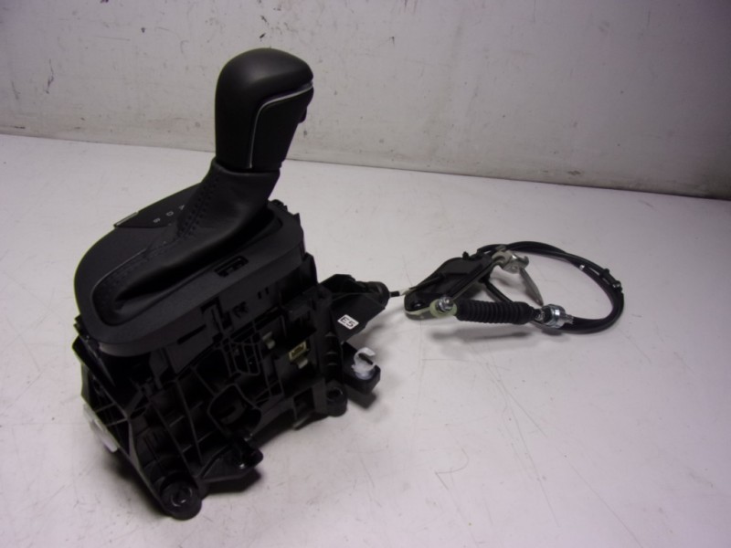 Recambio de palanca cambio para toyota yaris 1.5 vvti hev referencia OEM IAM 33550K0080  