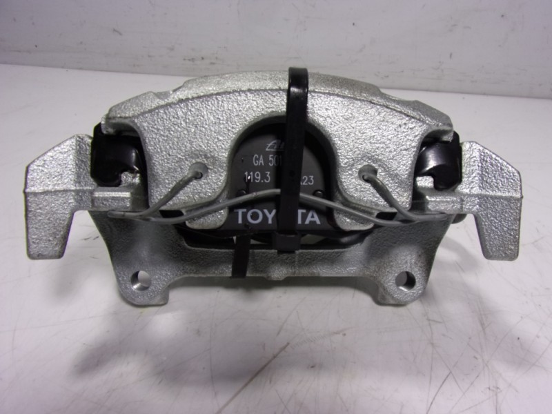Recambio de pinza freno delantera izquierda para toyota yaris 1.5 vvti hev referencia OEM IAM   