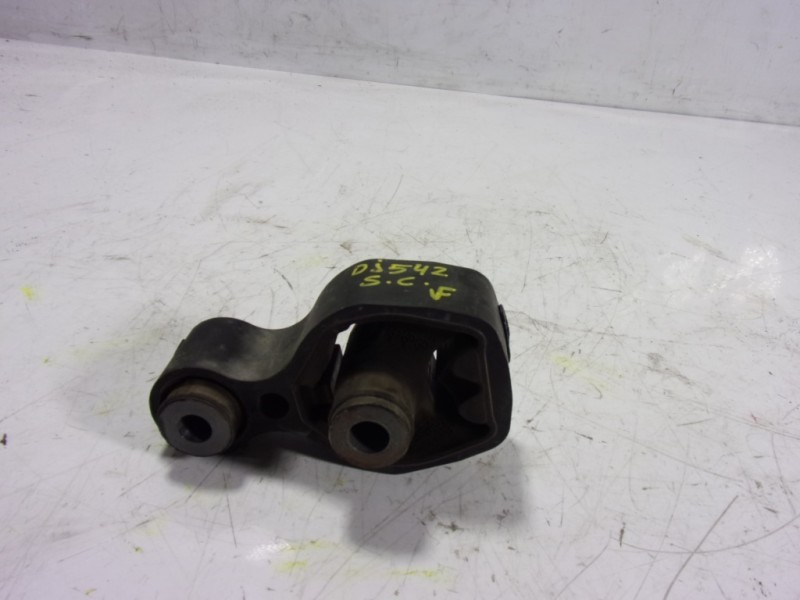 Recambio de soporte cambio para mazda cx-5 center-line 2wd referencia OEM IAM KH3139040  