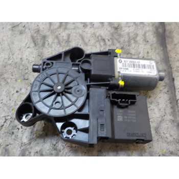 MOTOR ELEVALUNAS DELANTERO DERECHO 807301396R 