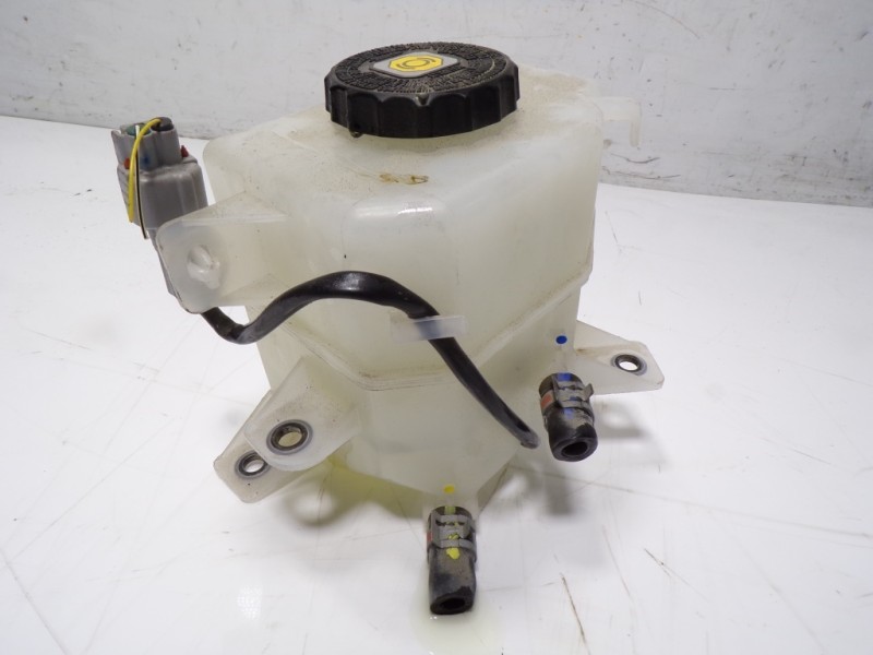 Recambio de deposito servo para toyota rav 4 advance hybrid referencia OEM IAM 4722078010  