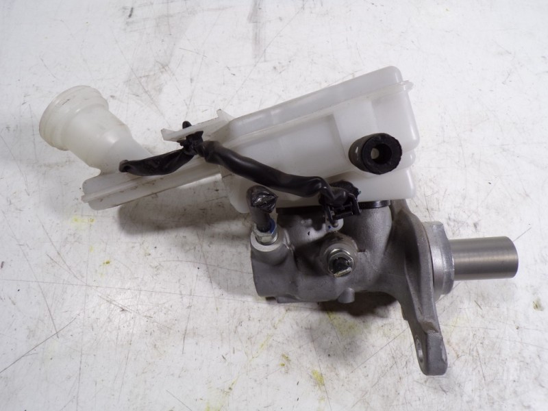 Recambio de bomba freno para nissan juke (f15) 1.5 turbodiesel cat referencia OEM IAM 460101KW0A  