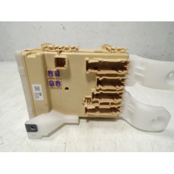 CAJA RELES / FUSIBLES 8273042811 8922142300 
