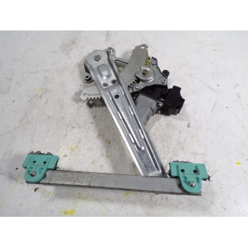 ELEVALUNAS TRASERO DERECHO 827201KA0B 82731DV01C 