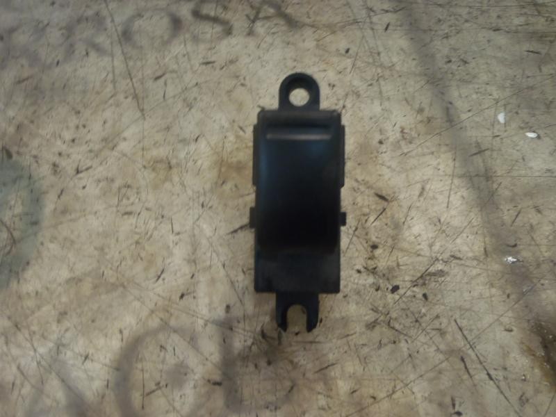 Recambio de mando elevalunas trasero izquierdo para nissan primera berlina (p12) acenta referencia OEM IAM   