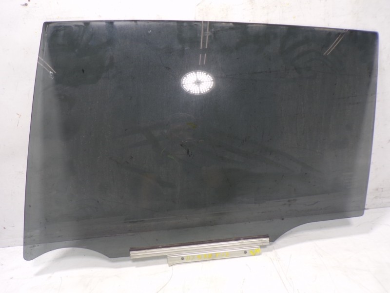Recambio de cristal puerta trasero izquierdo para toyota rav 4 advance hybrid referencia OEM IAM 6811442150  