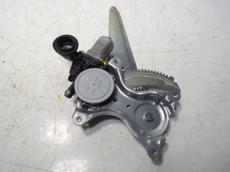 Recambio de elevalunas trasero izquierdo para toyota rav 4 advance hybrid referencia OEM IAM 6980442050 8571035180 2621002331